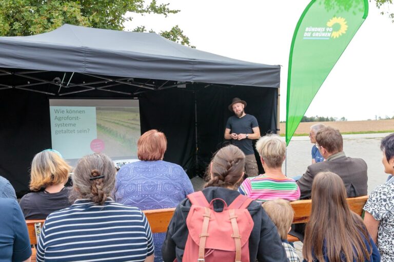 Agroforst erleben🌳🚜🌾 – warum Bäume auf den Acker gehören
